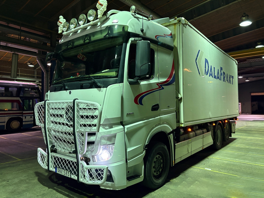 Truck Mercedes-Benz Actros 2551